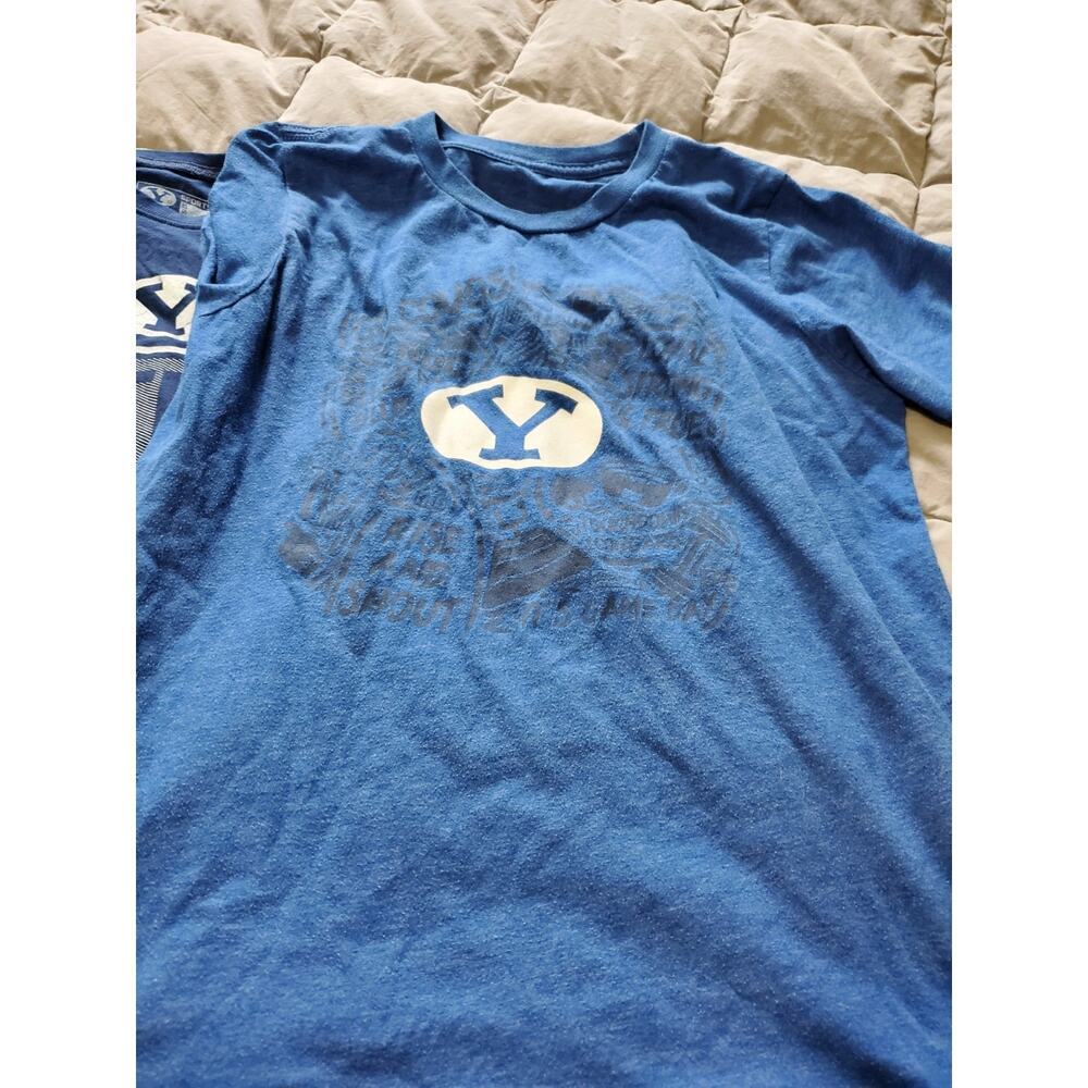 BYU Cougars Youth M & L Shirst Lot of 4 Football Rise Y Qualtrics Sports Camps - Picture 6 of 15